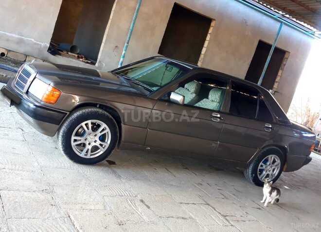 Mercedes 190 1992, 460,000 km - 1.8 l - Salyan