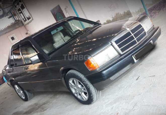 Mercedes 190 1992, 460,000 km - 1.8 l - Salyan