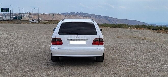 Mercedes E 260 2001, 346,000 km - 2.6 l - Bakı