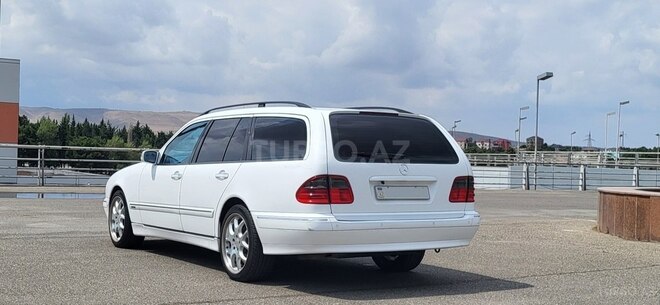 Mercedes E 260 2001, 346,000 km - 2.6 l - Bakı