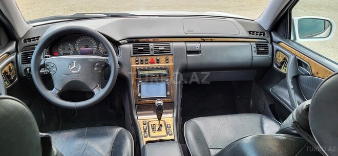 Mercedes E 260 2001, 346,000 km - 2.6 l - Bakı