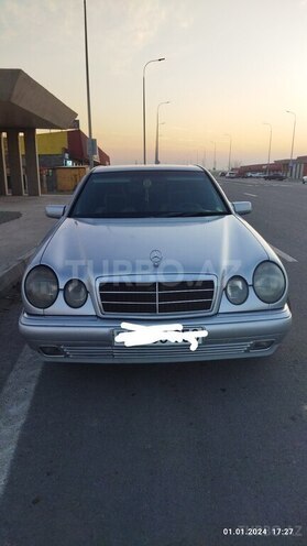 Mercedes E 220 1997, 536,545 km - 2.2 l - Bərdə