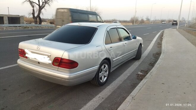 Mercedes E 220 1997, 536,545 km - 2.2 l - Bərdə