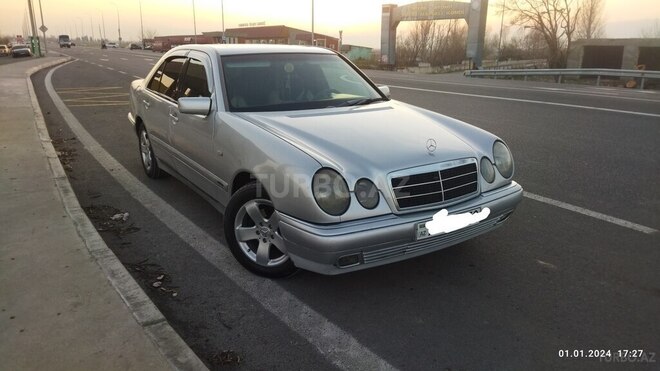 Mercedes E 220 1997, 536,545 km - 2.2 l - Bərdə