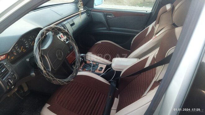 Mercedes E 220 1997, 536,545 km - 2.2 l - Bərdə