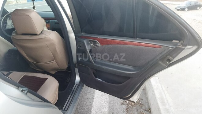 Mercedes E 220 1997, 536,545 km - 2.2 l - Bərdə