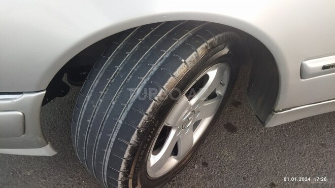Mercedes E 220 1997, 536,545 km - 2.2 l - Bərdə