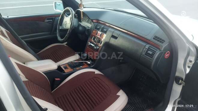 Mercedes E 220 1997, 536,545 km - 2.2 l - Bərdə