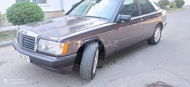 Mercedes 190 1992, 241,512 km - 2.0 л - Sumqayıt