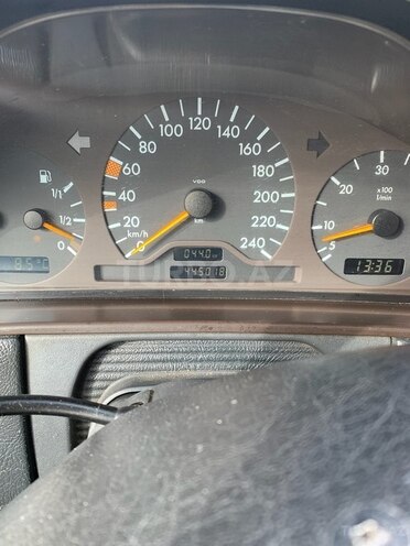 Mercedes E 220 1999, 444,000 km - 2.2 l - Bakı