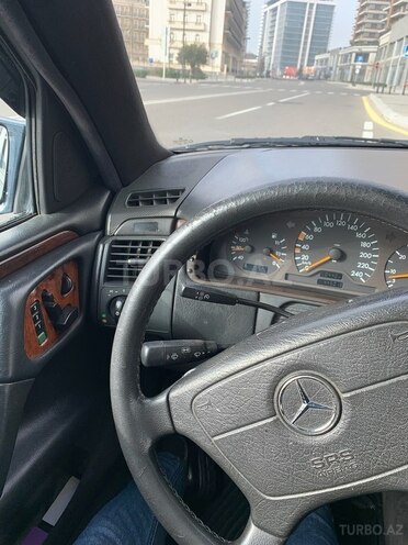 Mercedes E 220 1999, 444,000 km - 2.2 l - Bakı
