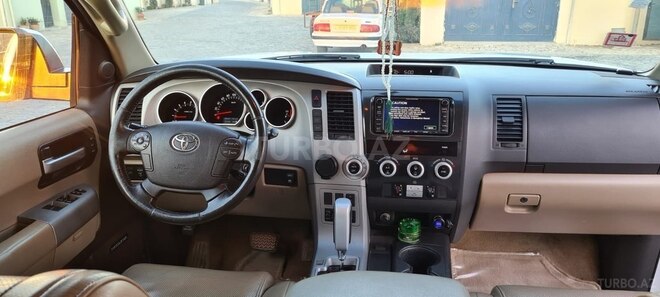 Toyota Sequoia 2009, 299,000 km - 5.7 l - Bakı