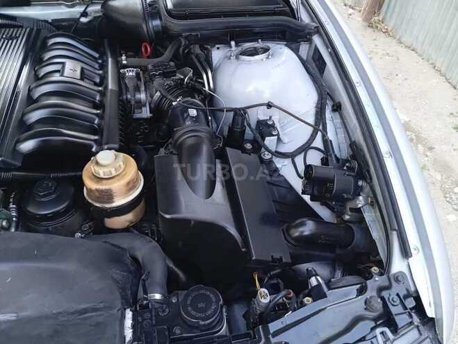 BMW 523 1998, 196,000 km - 2.5 l - Sumqayıt