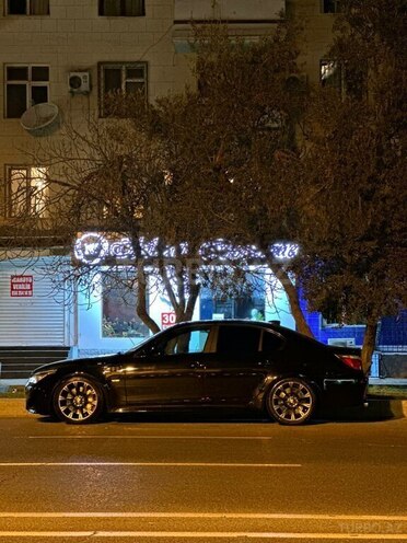 BMW M5 2005, 154,000 km - 5.0 l - Bakı
