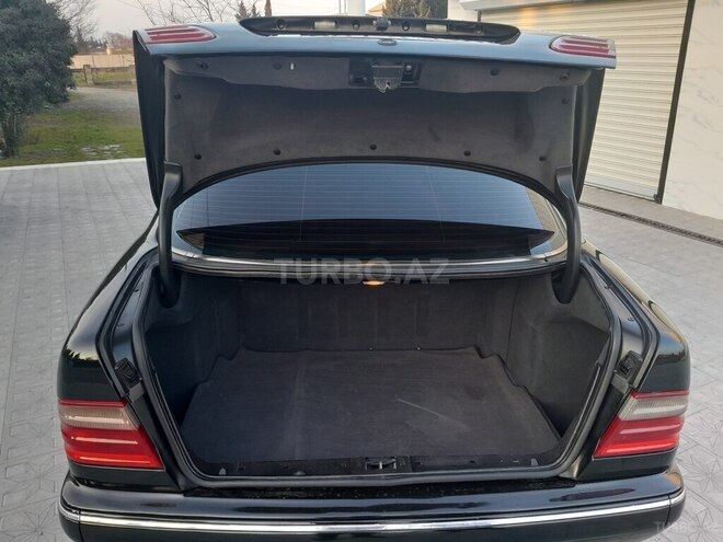 Mercedes E 320 2001, 485,475 km - 3.2 l - Masallı