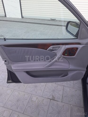 Mercedes E 320 2001, 485,475 km - 3.2 l - Masallı