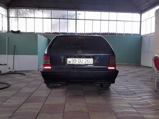 Mercedes C 200 2000, 230,000 km - 2.0 л - Tovuz