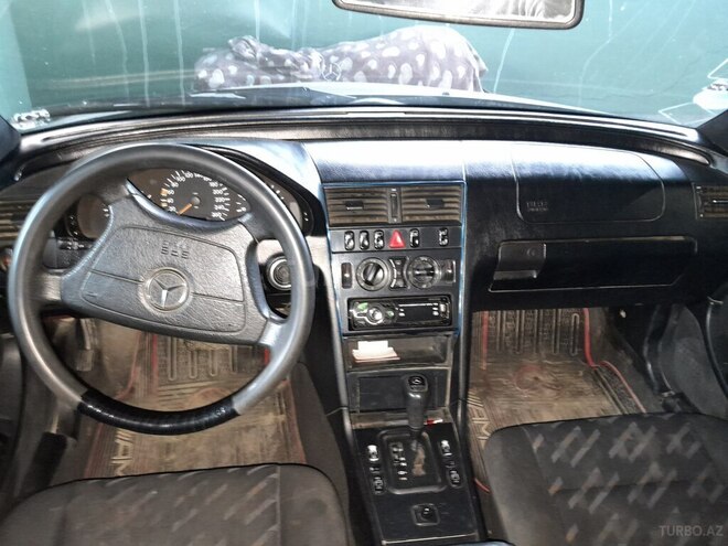 Mercedes C 200 2000, 230,000 km - 2.0 л - Tovuz