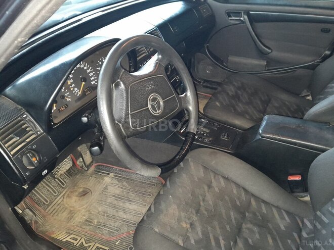 Mercedes C 200 2000, 230,000 km - 2.0 л - Tovuz