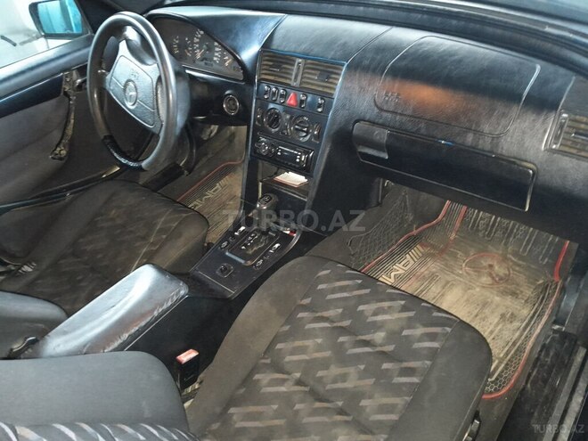 Mercedes C 200 2000, 230,000 km - 2.0 л - Tovuz