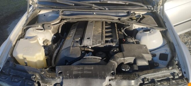 BMW 325 2000, 310,000 km - 2.5 l - Qusar