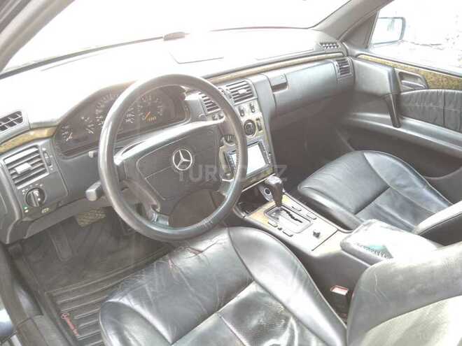 Mercedes E 230 1996, 296,000 km - 2.3 l - Qazax