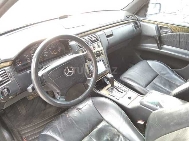 Mercedes E 230 1996, 296,000 km - 2.3 l - Qazax
