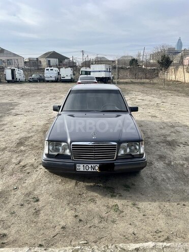Mercedes E 220 1995, 375,000 km - 2.2 л - Bakı