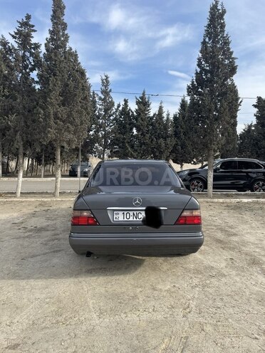 Mercedes E 220 1995, 375,000 km - 2.2 л - Bakı