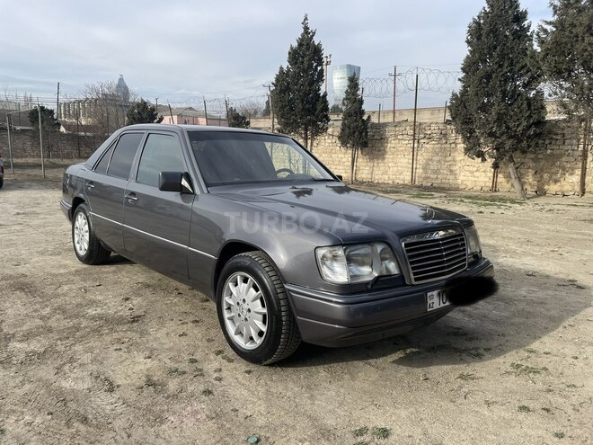 Mercedes E 220 1995, 375,000 km - 2.2 л - Bakı