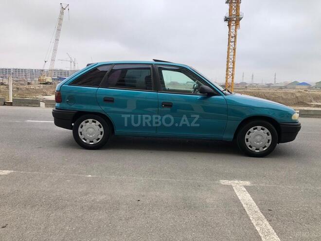 Opel Astra 1994, 400,000 km - 1.6 l - Bakı