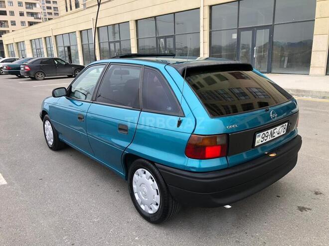 Opel Astra 1994, 400,000 km - 1.6 l - Bakı