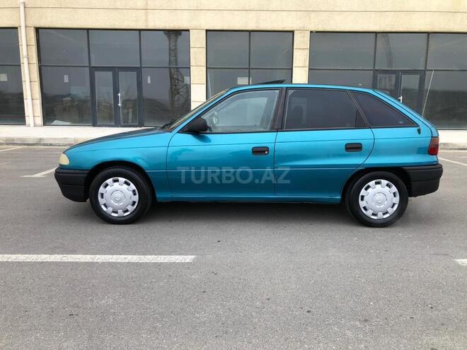 Opel Astra 1994, 400,000 km - 1.6 l - Bakı