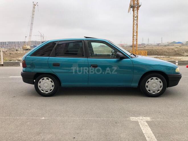 Opel Astra 1994, 400,000 km - 1.6 l - Bakı