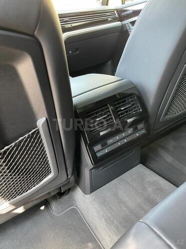 Volkswagen Touareg 2020, 19,896 km - 3.0 l - Bakı