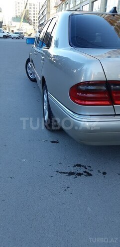 Mercedes E 240 1997, 160,000 km - 2.4 l - Gəncə