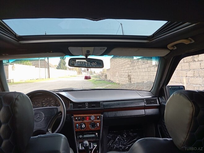 Mercedes E 250 1994, 692,669 km - 2.5 l - Lənkəran