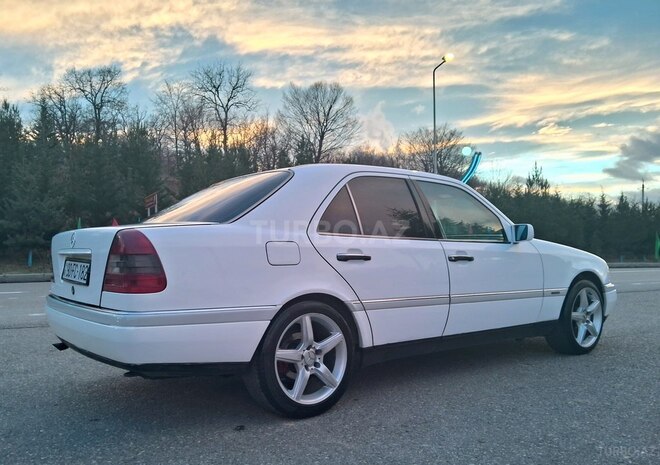 Mercedes C 180 1994, 385,856 km - 1.8 l - Qusar