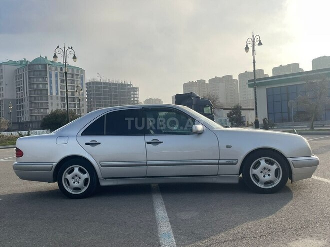 Mercedes E 280 1999, 260,000 km - 2.8 l - Xırdalan