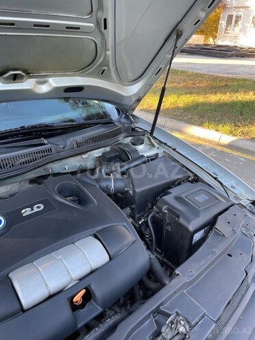Volkswagen Golf 2003, 250,000 km - 2.0 l - Bakı