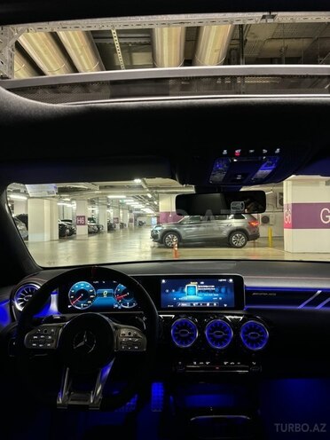 Mercedes  2020, 32,000 km - 2.0 л - Bakı
