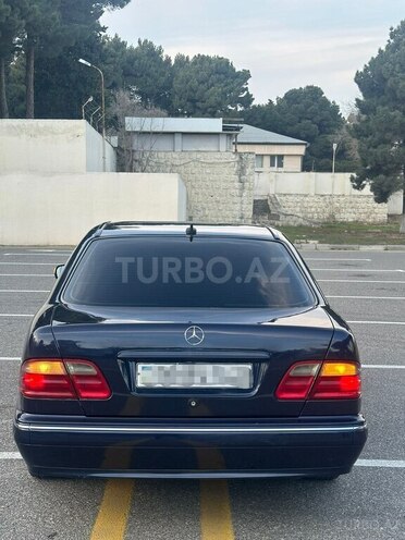 Mercedes E 240 2000, 270,000 km - 2.4 л - Sumqayıt