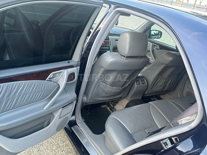Mercedes E 240 2000, 270,000 km - 2.4 л - Sumqayıt