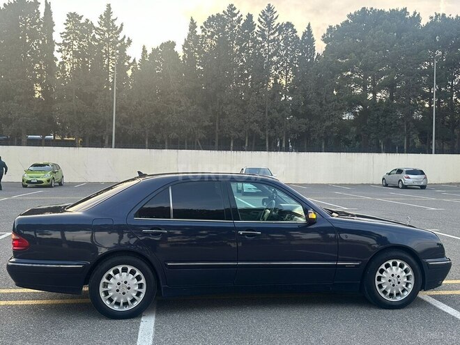 Mercedes E 240 2000, 270,000 km - 2.4 л - Sumqayıt