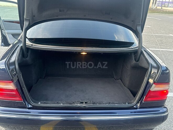 Mercedes E 240 2000, 270,000 km - 2.4 л - Sumqayıt