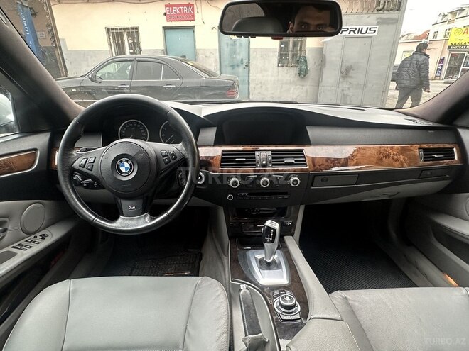 BMW 528 2009, 208,000 km - 2.0 л - Bakı