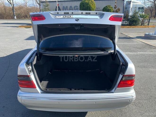 Mercedes E 220 1999, 230,000 km - 2.2 l - Zaqatala