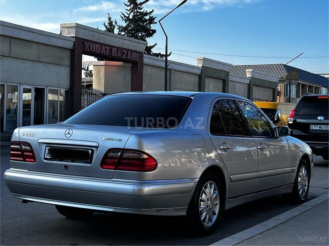 Mercedes E 200 2000, 130,000 km - 2.0 l - Xudat