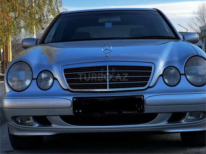 Mercedes E 200 2000, 130,000 km - 2.0 l - Xudat