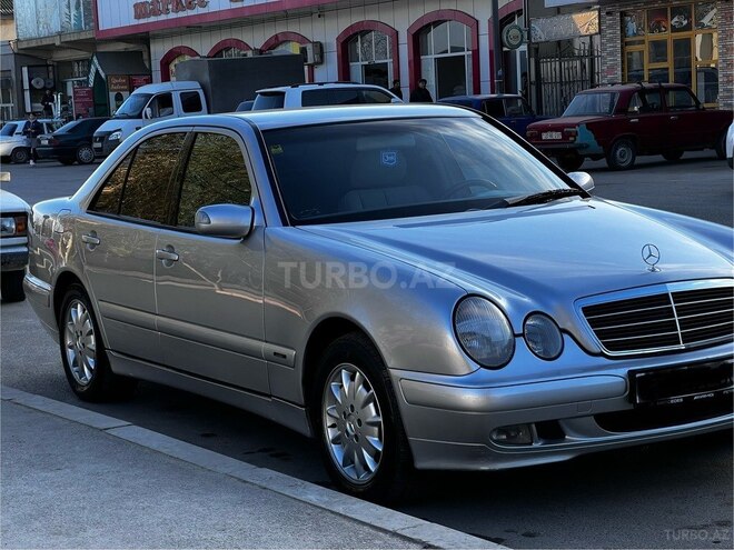 Mercedes E 200 2000, 130,000 km - 2.0 l - Xudat